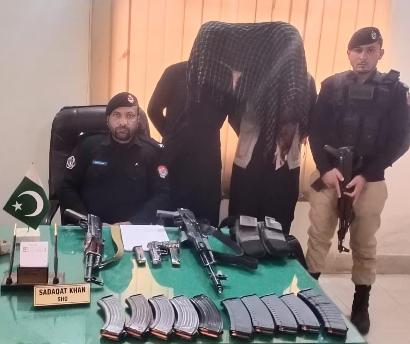 Peshawar Police Arrested Armed Suspects and Recovered Weapons