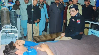 RPO Bannu Visits Injured Constable in DHQ Hospital